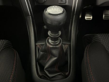 2017-Suzuki-Swift-16-Sport_9