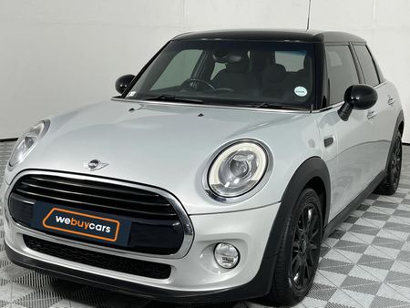 2016-MINI-Hatch-Cooper-5-dr-Auto_0