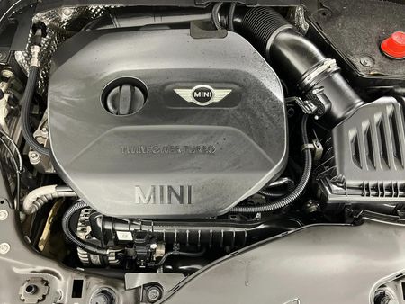 2016-MINI-Hatch-Cooper-5-dr-Auto_13