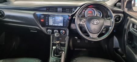 2017-Toyota-Corolla-18-Exclusive_2