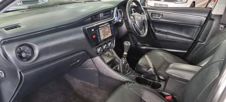 2017-Toyota-Corolla-18-Exclusive_5
