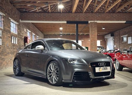 2010-Audi-TT-RS-Coupe-Manual_0