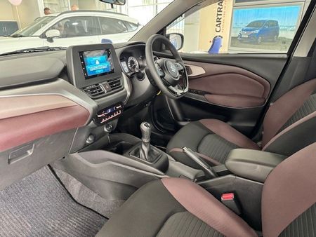 2025-Suzuki-Fronx-Fronx-15-GL-Manual_10