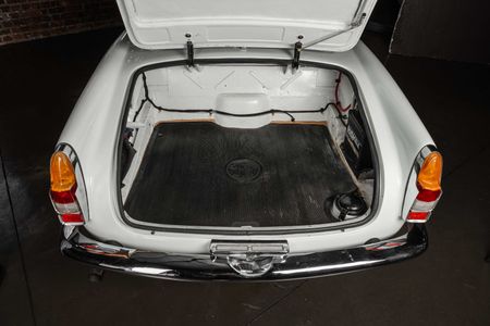 1960-Alfa-Romeo-Spider-2000_10