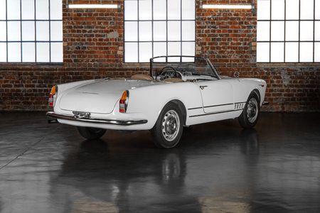 1960-Alfa-Romeo-Spider-2000_3