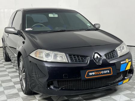 2007-Renault-Megane-II-RS-F1-Team-3-dr_10