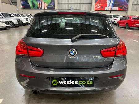 2017-BMW-1-Series-118i-5-dr-Auto_5