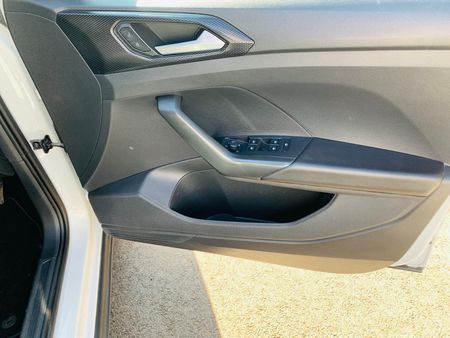 2020-Volkswagen-T-Cross-R-LINER_14