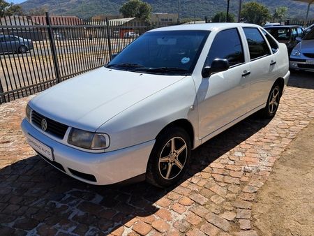 2003-Volkswagen-Polo-Classic-14_0