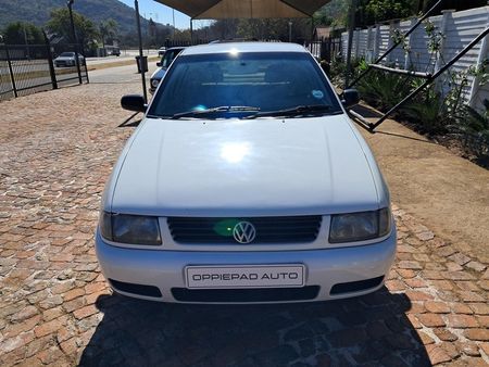 2003-Volkswagen-Polo-Classic-14_1
