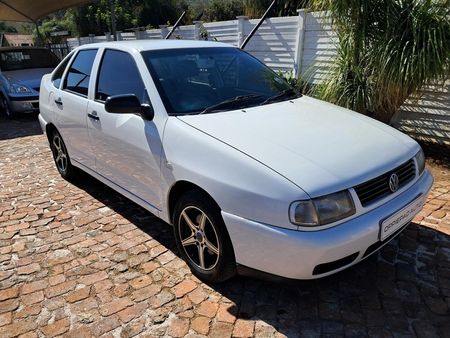 2003-Volkswagen-Polo-Classic-14_2