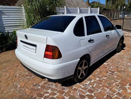 2003-Volkswagen-Polo-Classic-14_3