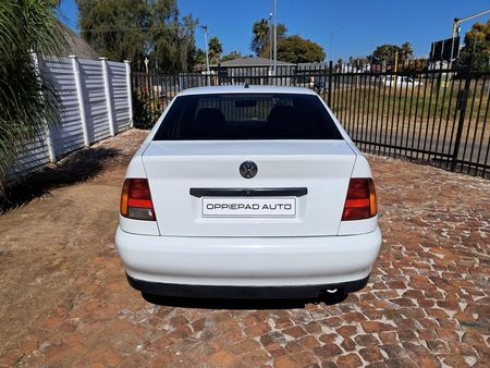2003-Volkswagen-Polo-Classic-14_4