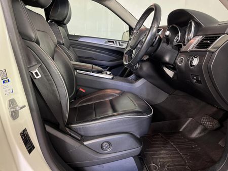 2013-Mercedes-Benz-ML-350-Bluetec_9
