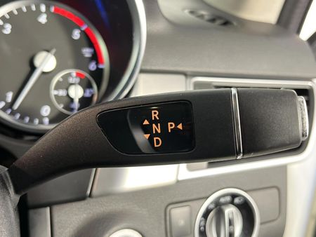 2013-Mercedes-Benz-ML-350-Bluetec_10