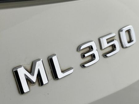 2013-Mercedes-Benz-ML-350-Bluetec_11