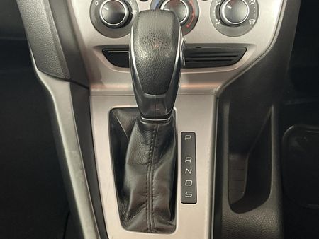 2014-Ford-Focus-16-Ti-VCT-Ambiente-Auto_10