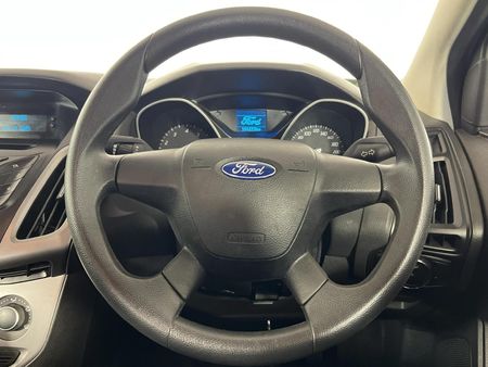 2014-Ford-Focus-16-Ti-VCT-Ambiente-Auto_12