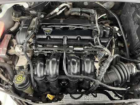 2014-Ford-Focus-16-Ti-VCT-Ambiente-Auto_13