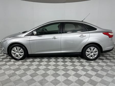 2014-Ford-Focus-16-Ti-VCT-Ambiente-Auto_19