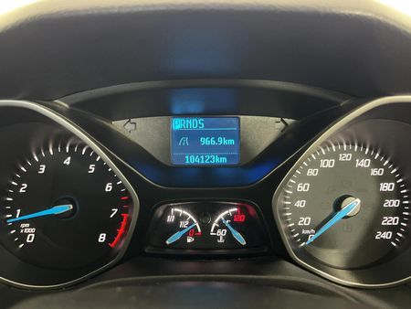 2014-Ford-Focus-16-Ti-VCT-Ambiente-Auto_2