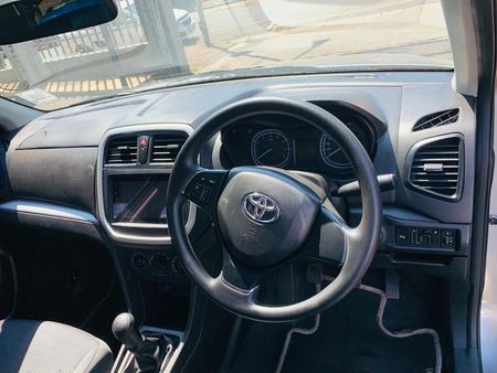 2021-Toyota-Urban-Cruiser-15-Xr_12