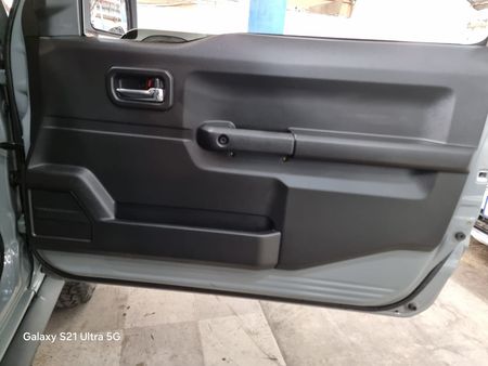 2022-Suzuki-Jimny-15-GLX-Auto_9
