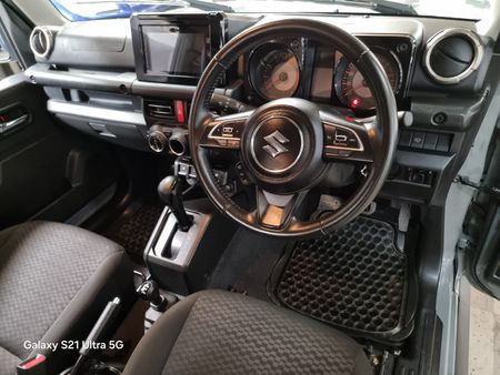 2022-Suzuki-Jimny-15-GLX-Auto_10