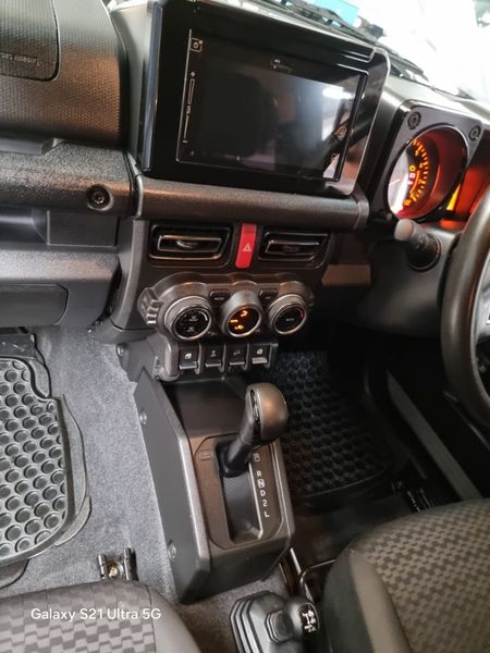 2022-Suzuki-Jimny-15-GLX-Auto_12