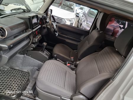 2022-Suzuki-Jimny-15-GLX-Auto_15