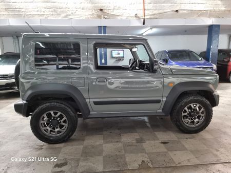 2022-Suzuki-Jimny-15-GLX-Auto_7