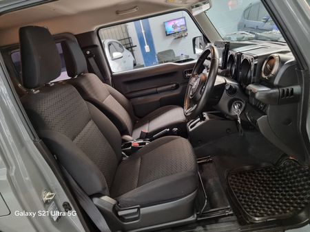 2022-Suzuki-Jimny-15-GLX-Auto_8
