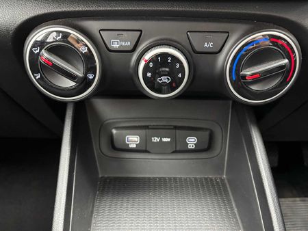 2021-Hyundai-Venue-10-TGDI-Motion_9