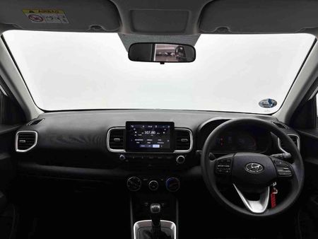 2021-Hyundai-Venue-10-TGDI-Motion_10