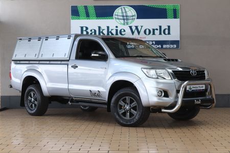 2015-Toyota-Hilux-30-D-4D-4X4-LEGEND-45-DAKAR-EDITION-SINGLE-CAB_0