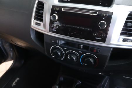 2015-Toyota-Hilux-30-D-4D-4X4-LEGEND-45-DAKAR-EDITION-SINGLE-CAB_10