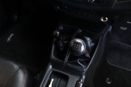 2015-Toyota-Hilux-30-D-4D-4X4-LEGEND-45-DAKAR-EDITION-SINGLE-CAB_11