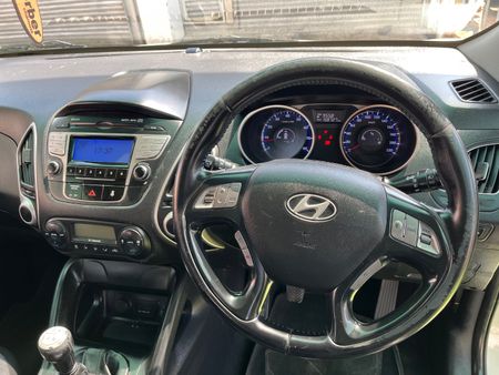 2013-Hyundai-ix35-20-GLS-Executive_13