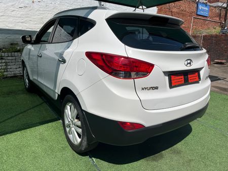 2013-Hyundai-ix35-20-GLS-Executive_5
