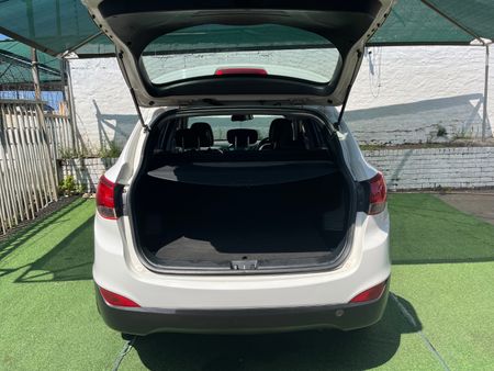 2013-Hyundai-ix35-20-GLS-Executive_6