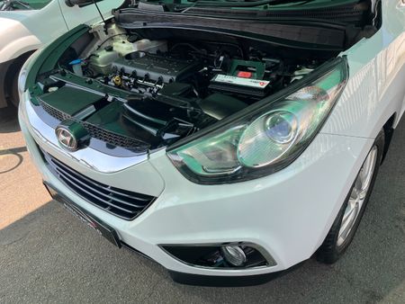 2013-Hyundai-ix35-20-GLS-Executive_8
