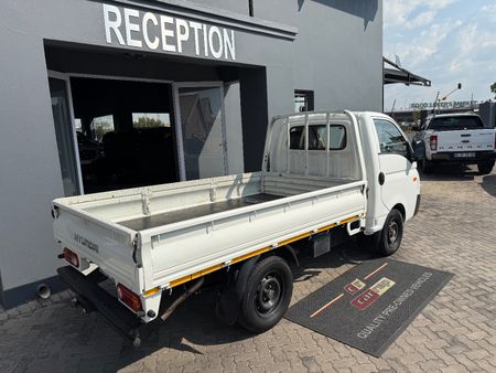 2019-Hyundai-H100-Bakkie-26D-Dropside_5