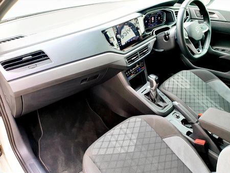 2025-Volkswagen-Taigo-10-TSI-R-Line-Auto_9