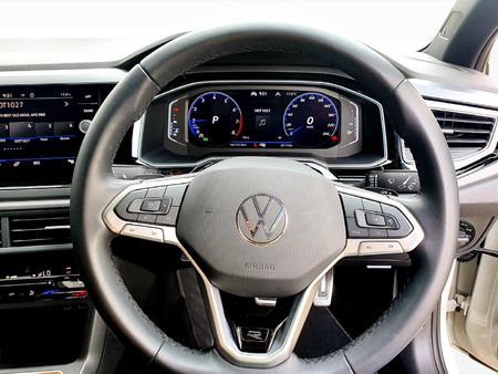 2025-Volkswagen-Taigo-10-TSI-R-Line-Auto_12