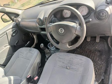 2022-Nissan-NP200-16_8