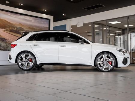 2023-Audi-S3-Sportback-20-TFSI-Quattro-S-Tronic_9