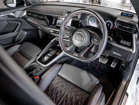 2023-Audi-S3-Sportback-20-TFSI-Quattro-S-Tronic_10