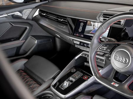 2023-Audi-S3-Sportback-20-TFSI-Quattro-S-Tronic_11
