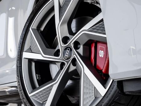2023-Audi-S3-Sportback-20-TFSI-Quattro-S-Tronic_4