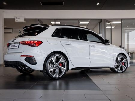 2023-Audi-S3-Sportback-20-TFSI-Quattro-S-Tronic_5